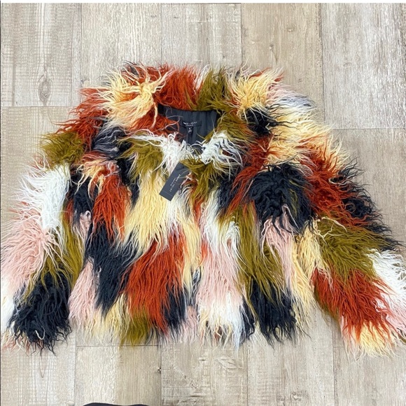 Romeo + Juliet Couture Coat - Picture 2 of 3